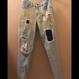 Statement mom jeans (fish net and sequins)
